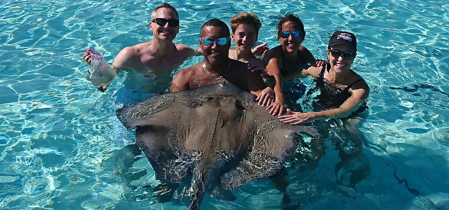 Group photo at Stingray City sandbar